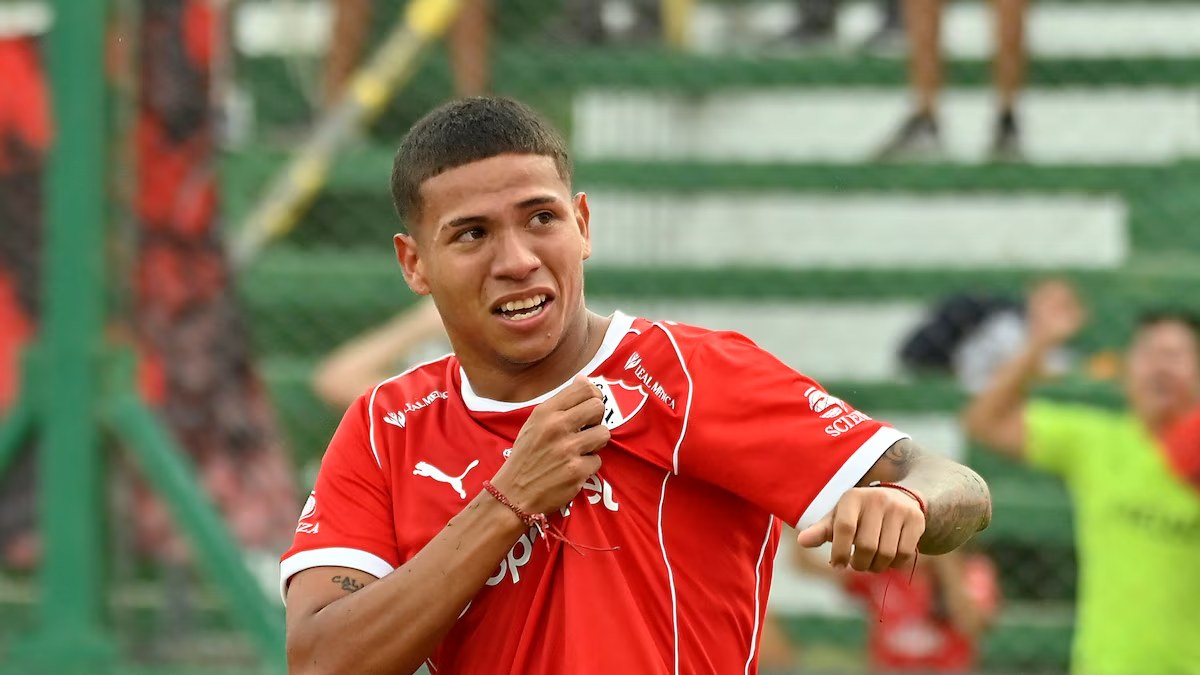 Independiente avanza, pero la defensa sigue en crisis