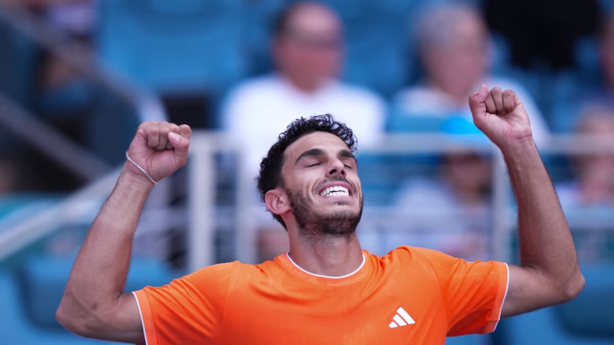 Cerúndolo sorprende y elimina a Medvedev