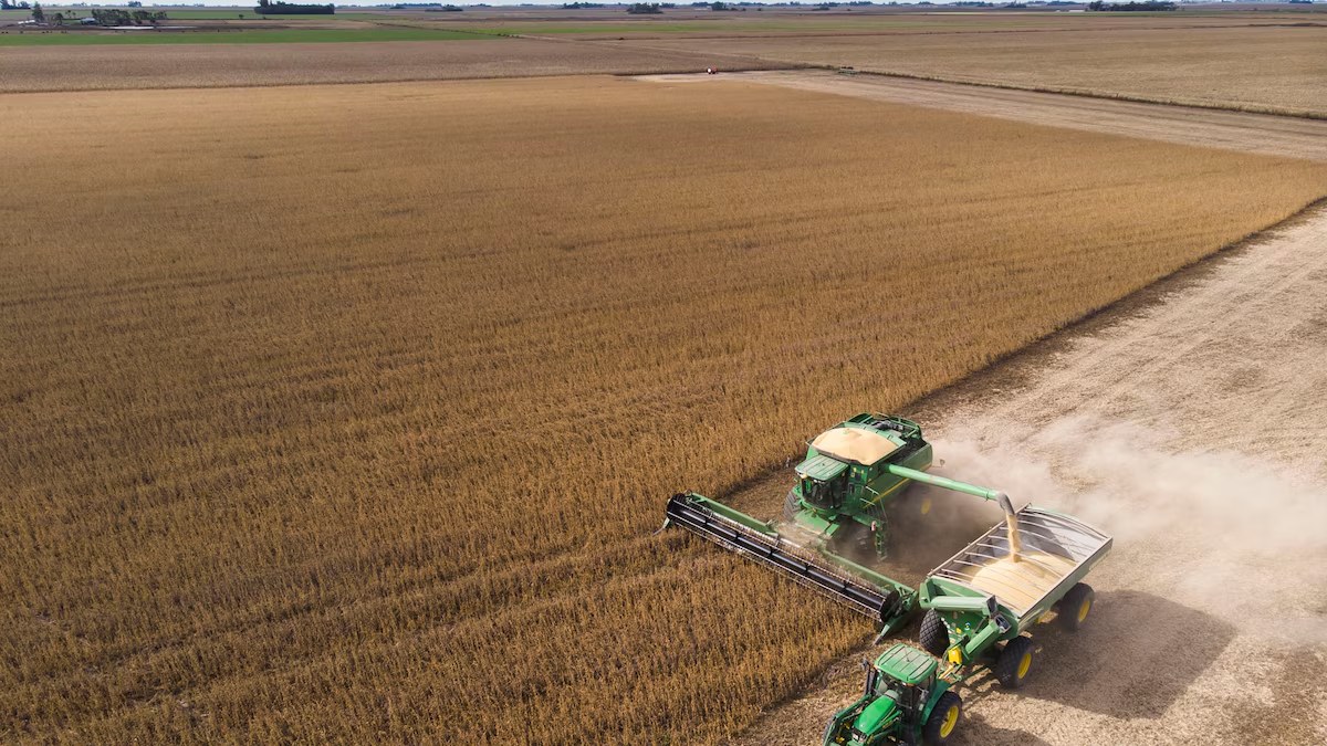 Milei celebra un crecimiento ilusorio en maquinaria agrícola