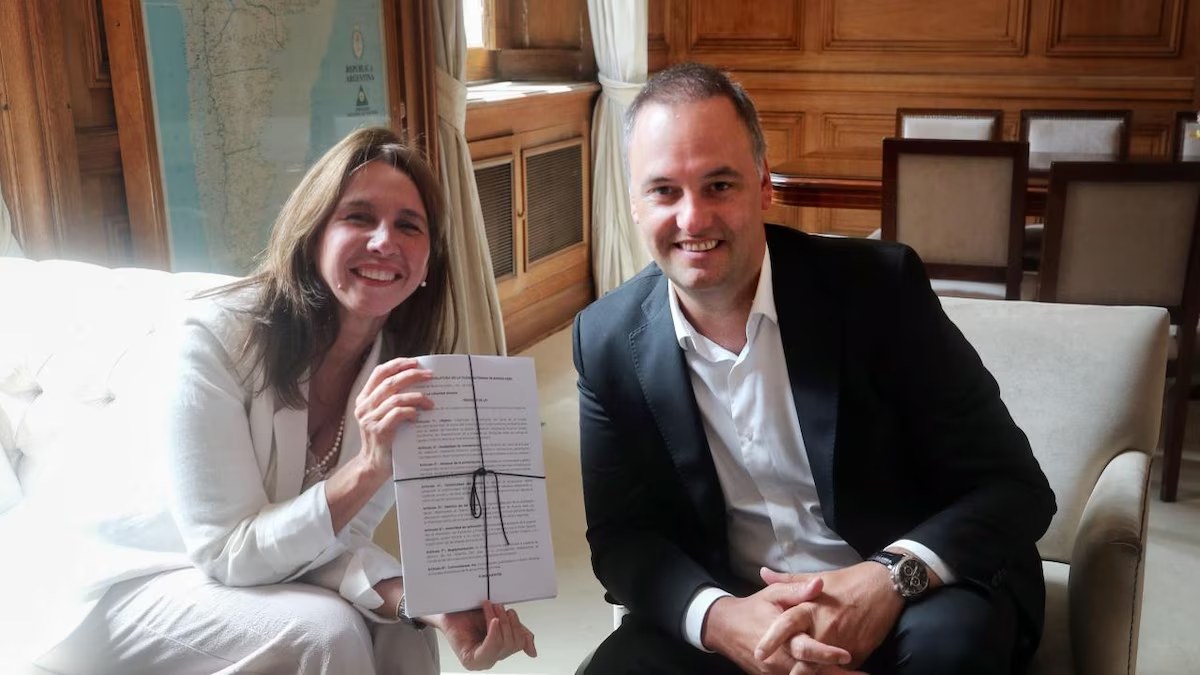 Adorni y el crédito que incomoda a LLA