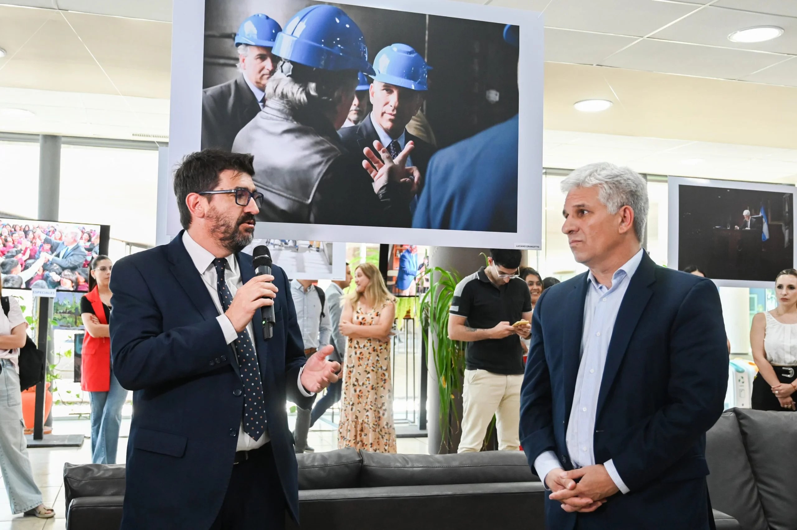 Poggi oculta el escándalo Bazla