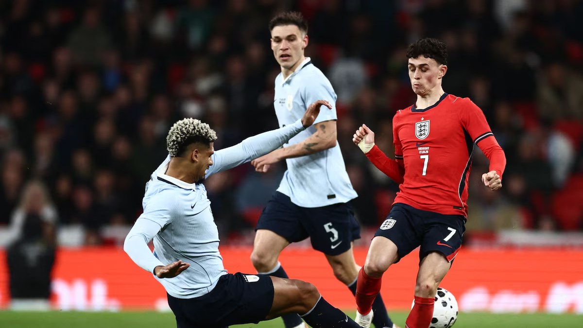 Araújo lesionó a Foden y Tuchel estalla