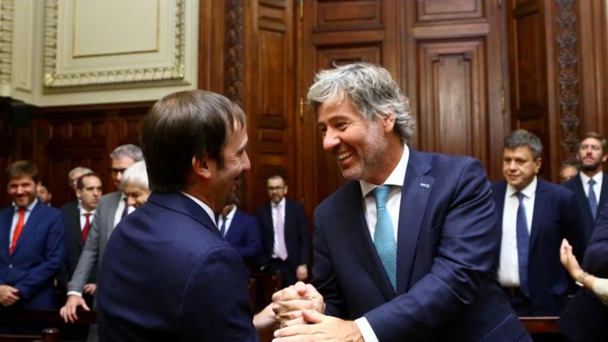 Mahiques se postula como fiscal mientras ejerce como ministro