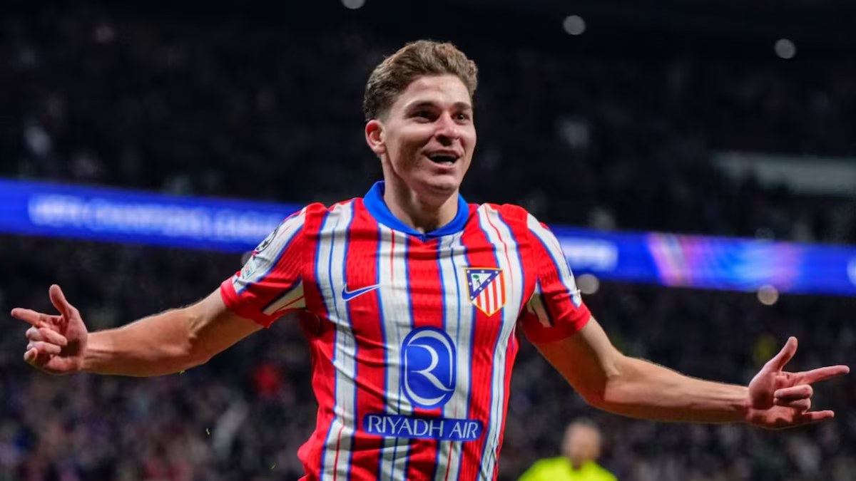 Julián Álvarez: regalo de Marvel y la presión de la fama